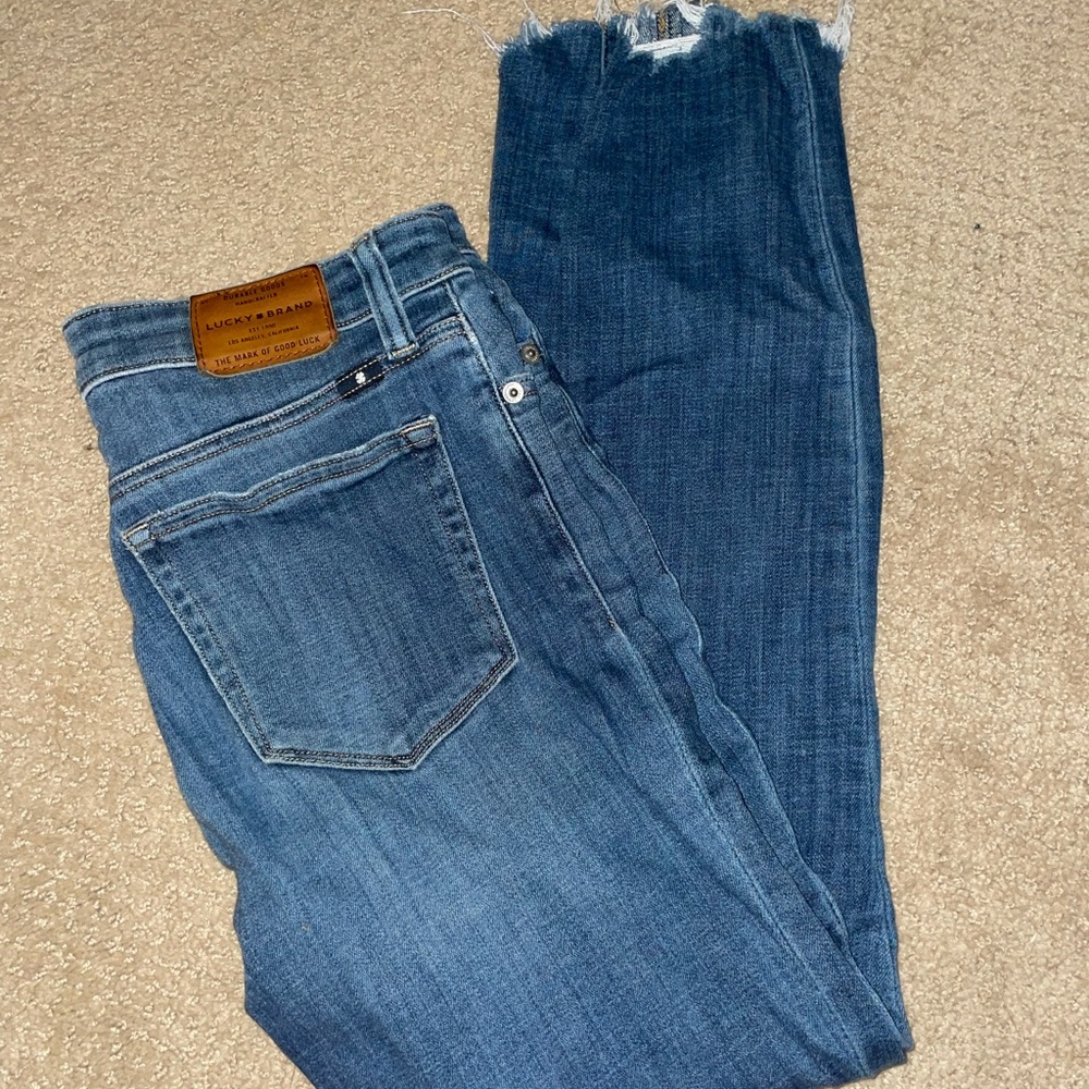 Lucky brand jeans. Size 2/26. $32 great condition
